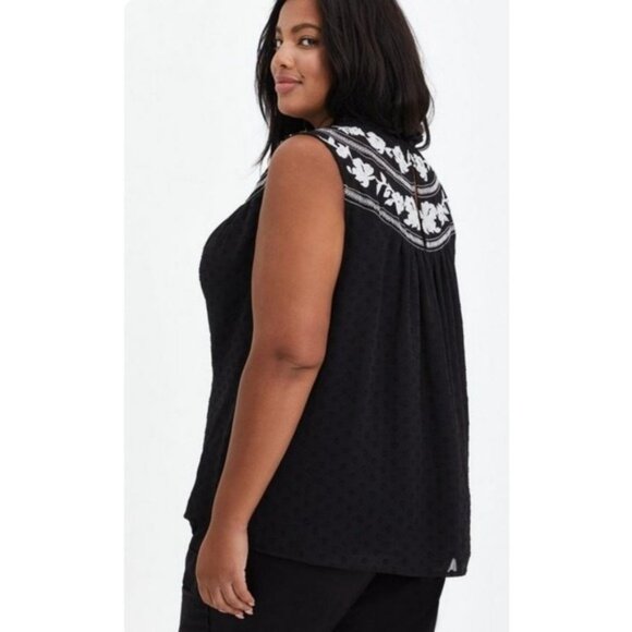 Torrid Clip Dot Embroidered Tank Top - Picture 2 of 12